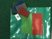 塑膠平面上大圓一粒粒地毯寬3尺x0,5公分x66尺(以尺計算)紅色 綠色 灰色(不能退換)